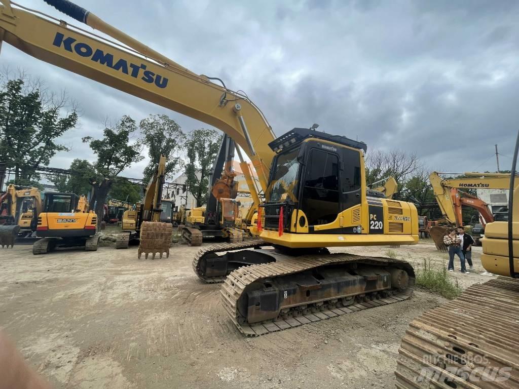 Komatsu PC 220 Roomikekskavaatorid