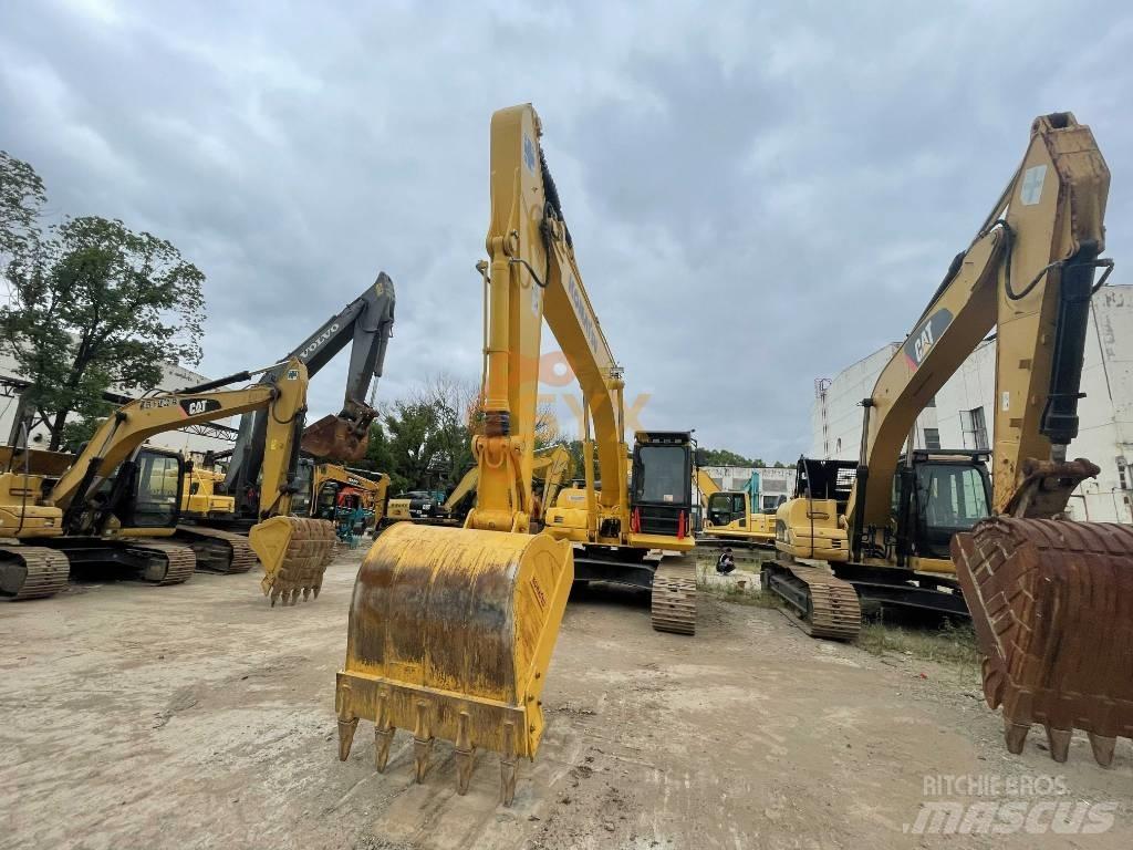 Komatsu PC 220 Roomikekskavaatorid