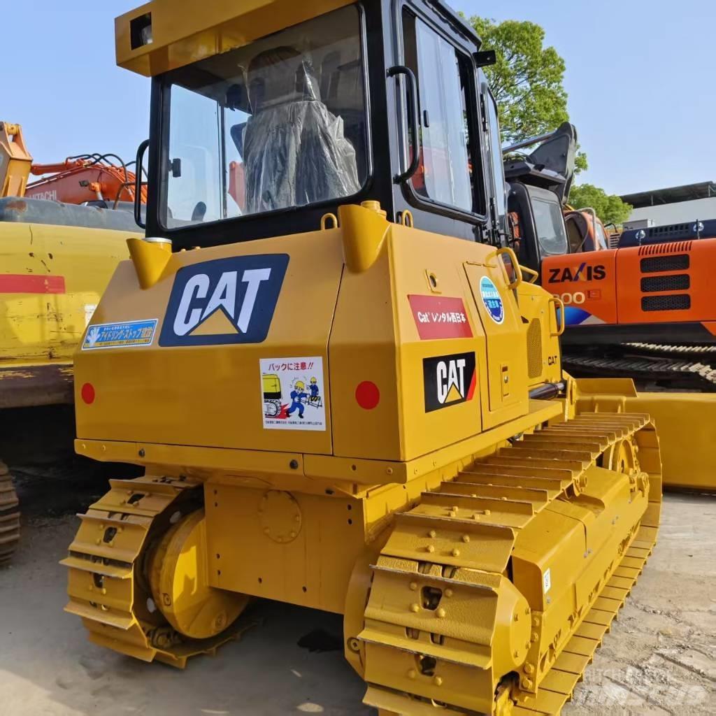CAT D 5 K Buldooserid
