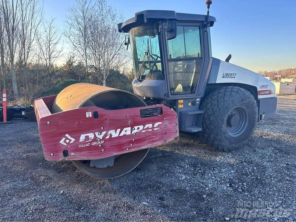 Dynapac CA 2500 D Ühe trumliga rullid
