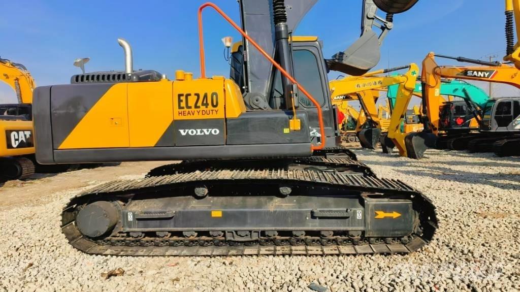 Volvo EC 240 Roomikekskavaatorid