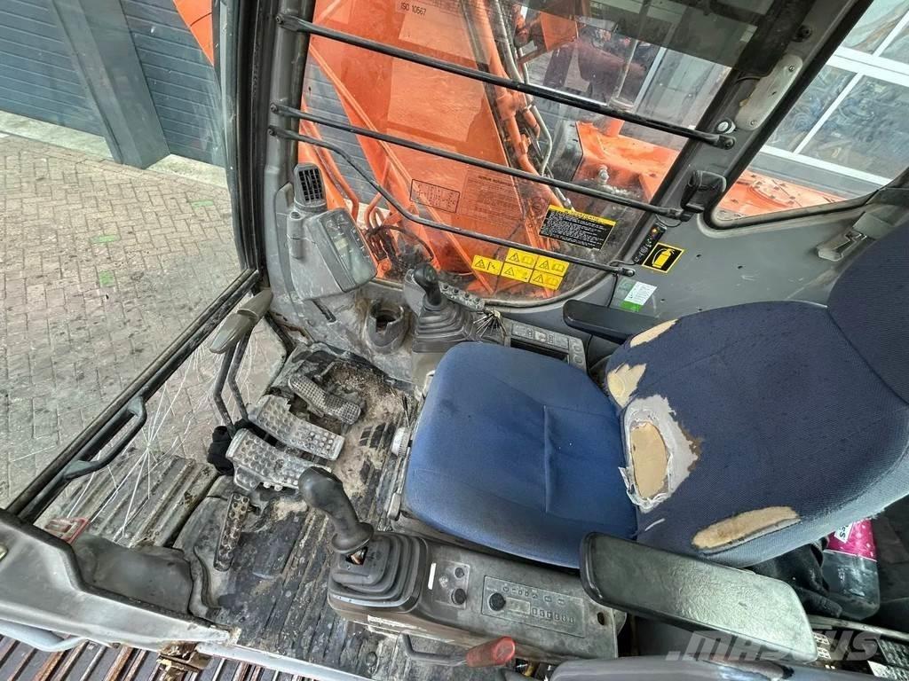 Hitachi ZX110 Väikeekskavaatorid 7t-12t