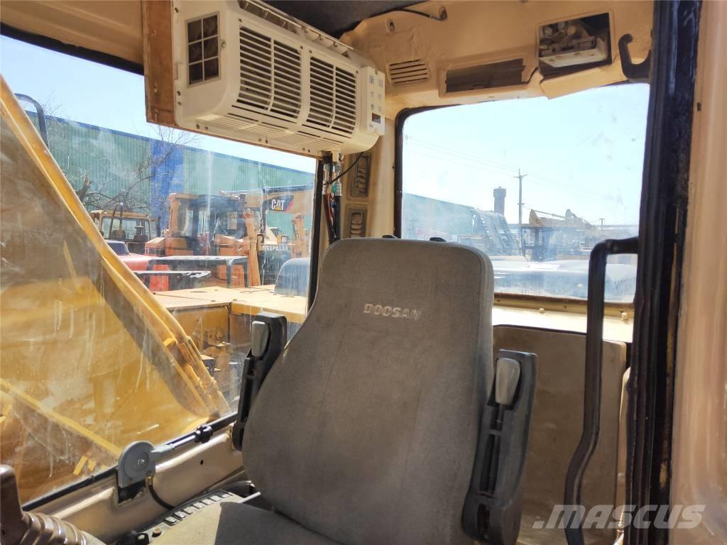CAT 320B Roomikekskavaatorid