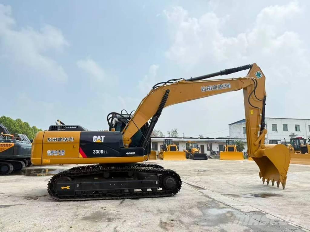 CAT 330 Roomikekskavaatorid
