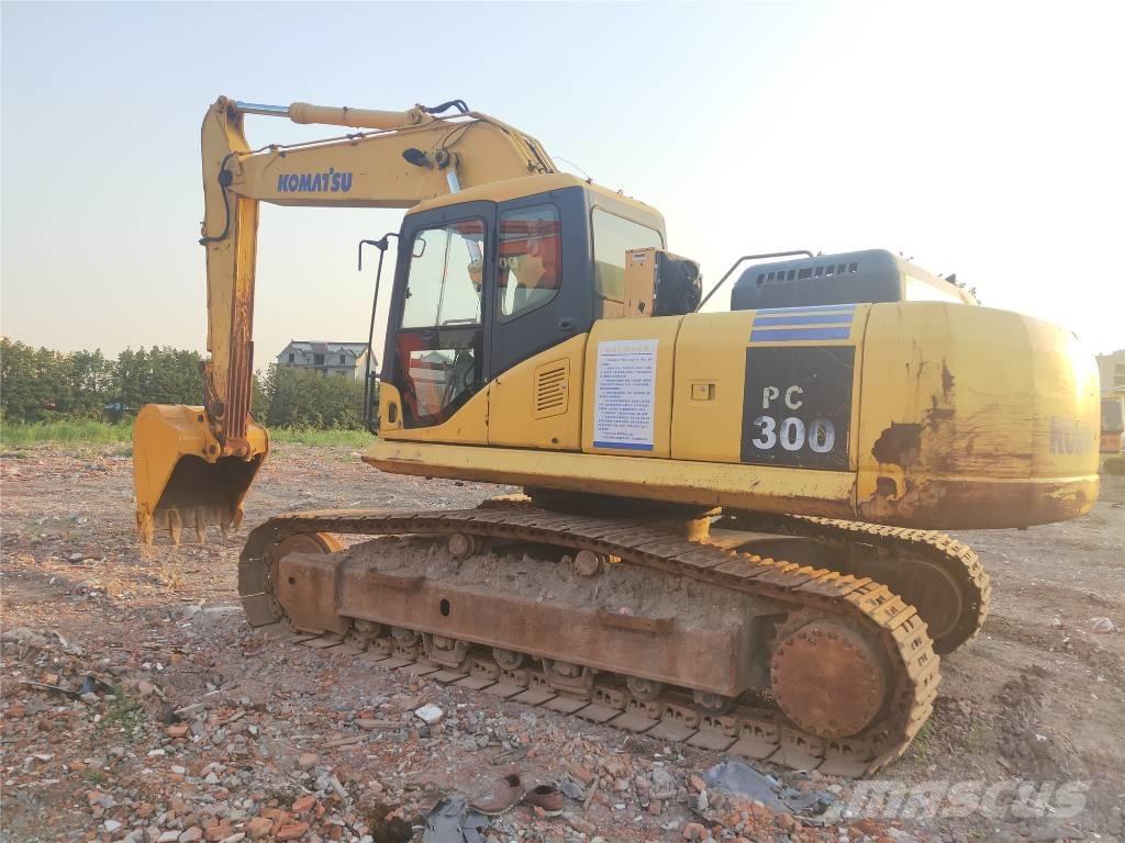 Komatsu PC 300-7 Roomikekskavaatorid