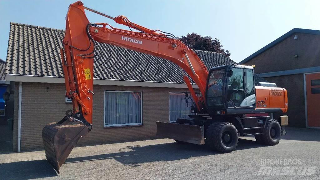 Hitachi ZX220W-5B Ratasekskavaatorid