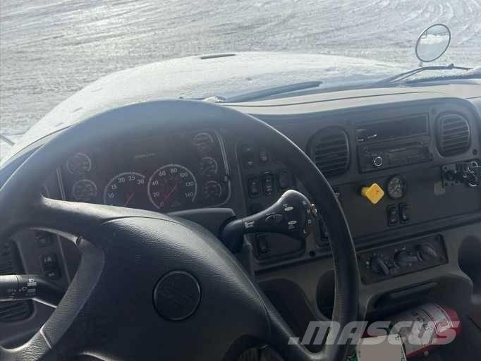 Freightliner M2-112 Furgoonautod