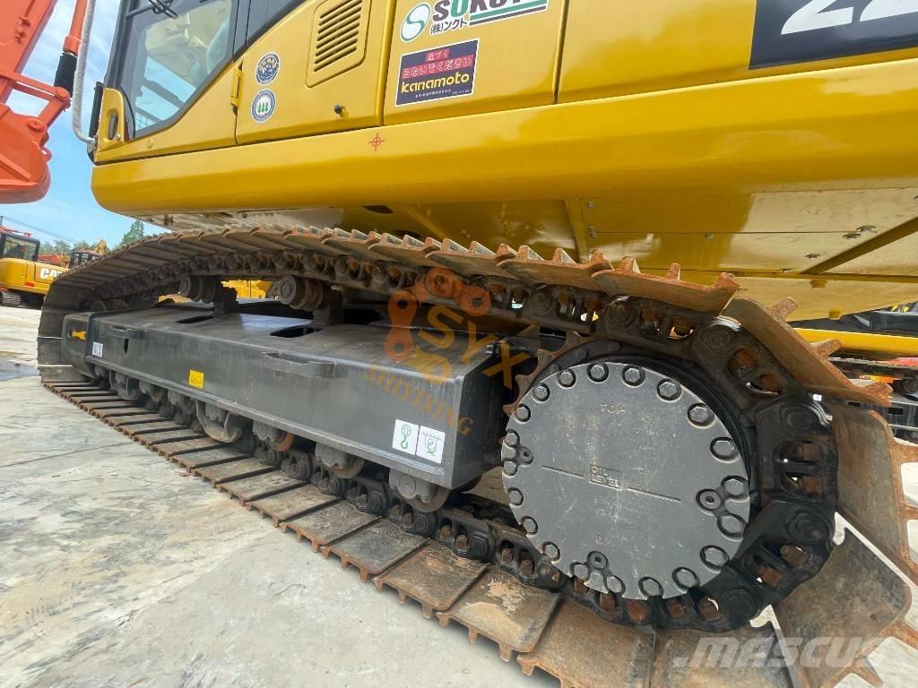 Komatsu PC 220-7 Roomikekskavaatorid