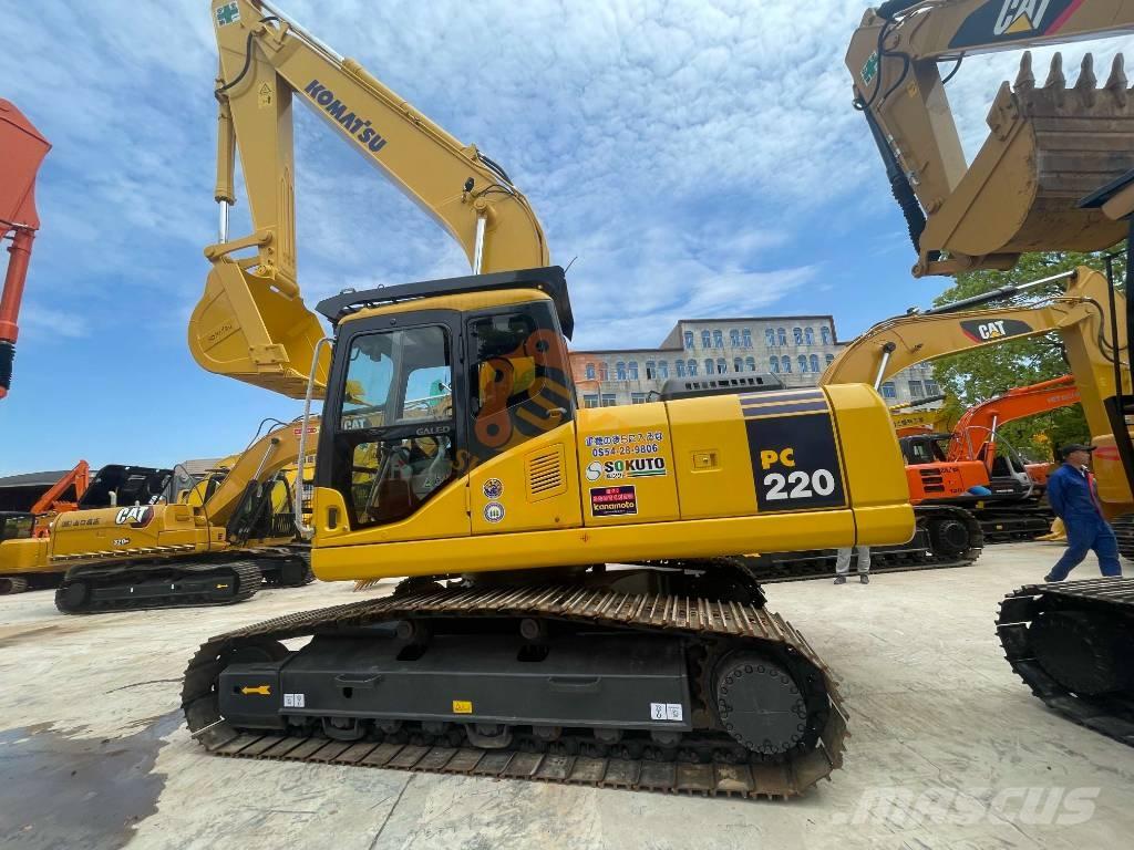 Komatsu PC 220-7 Roomikekskavaatorid