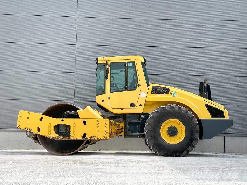 Bomag BW 216 DH-4i Ühe trumliga rullid