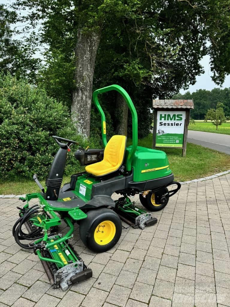 John Deere 2500 B Greeni niidukid