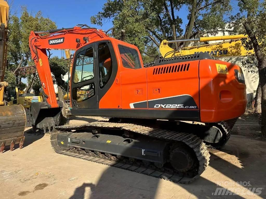 Doosan DX 225 LC Miniekskavaatorid < 7 t