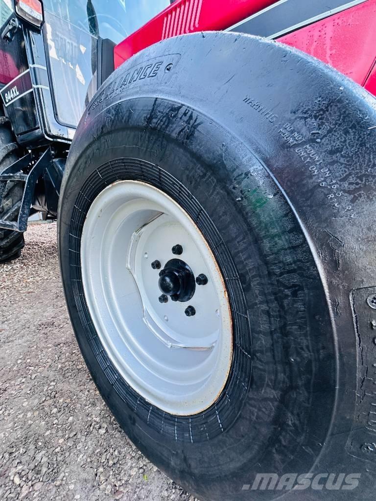 CASE 844 XL Traktorid