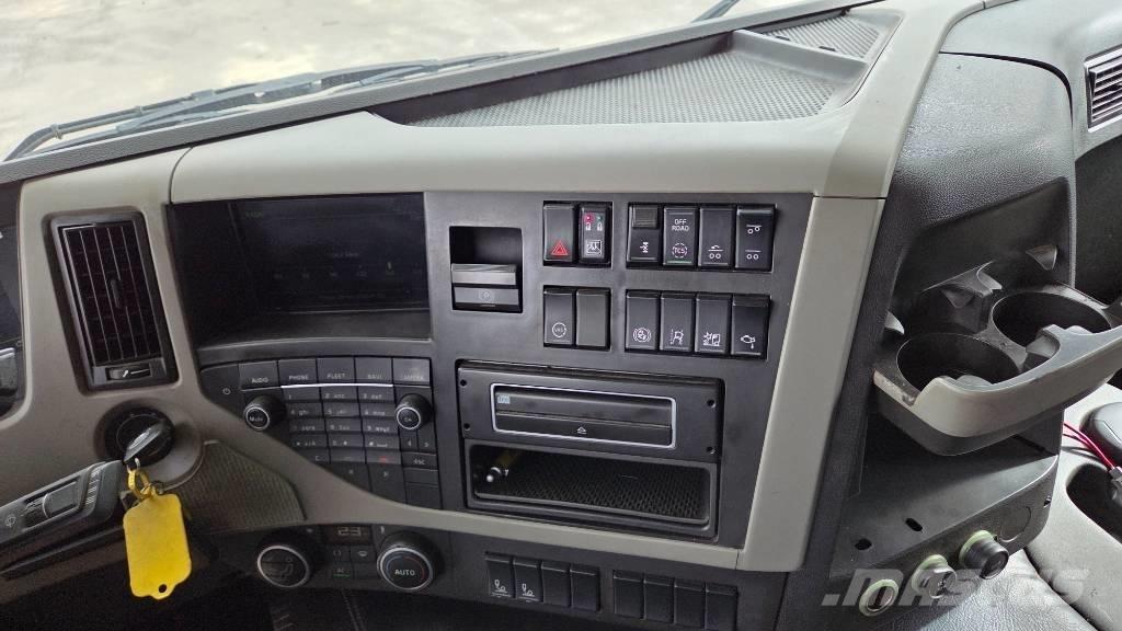 Volvo FM460 6X2*4 Konksliftveokid
