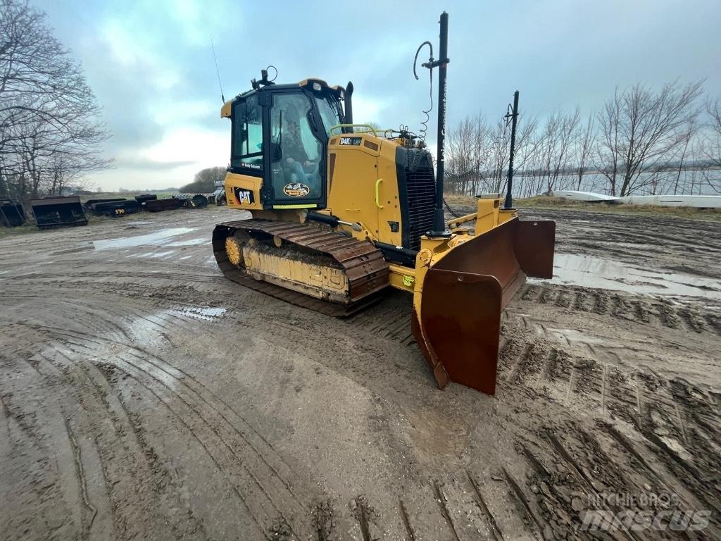 CAT D 4 K 2 LGP Buldooserid