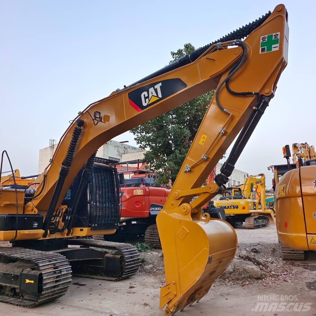 CAT 320D2L Roomikekskavaatorid