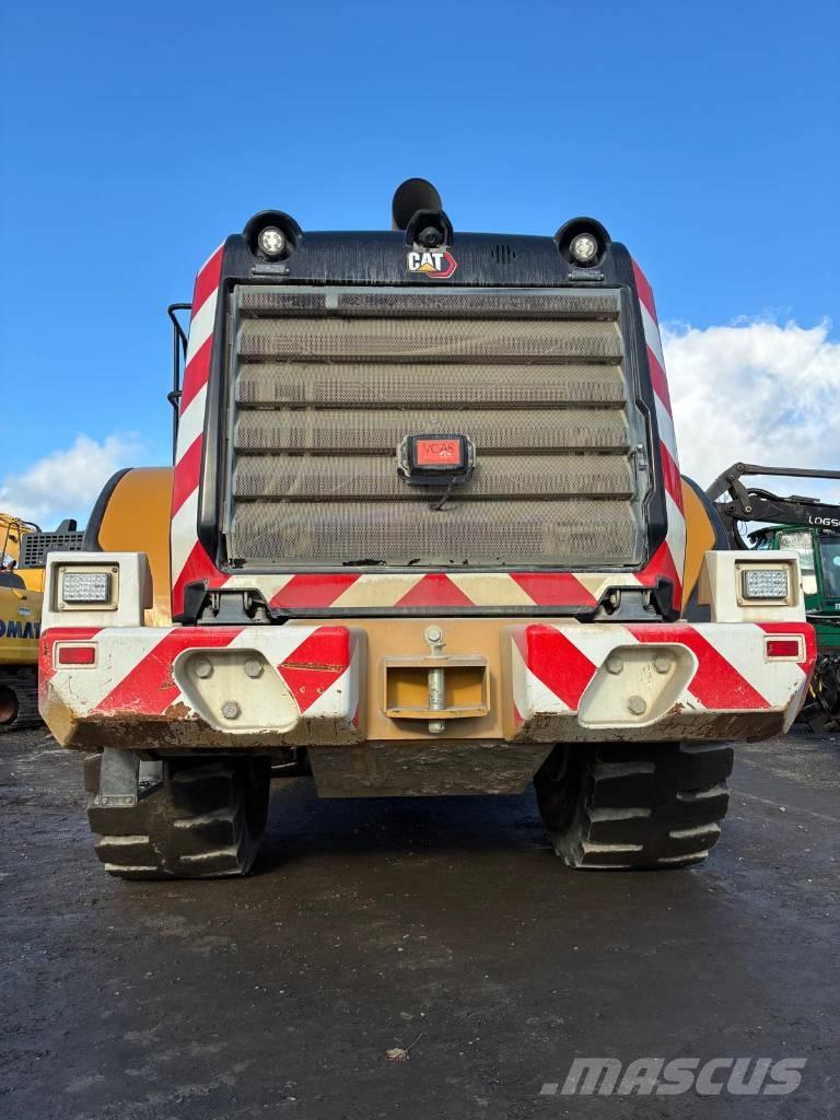 CAT 966 Rataslaadurid