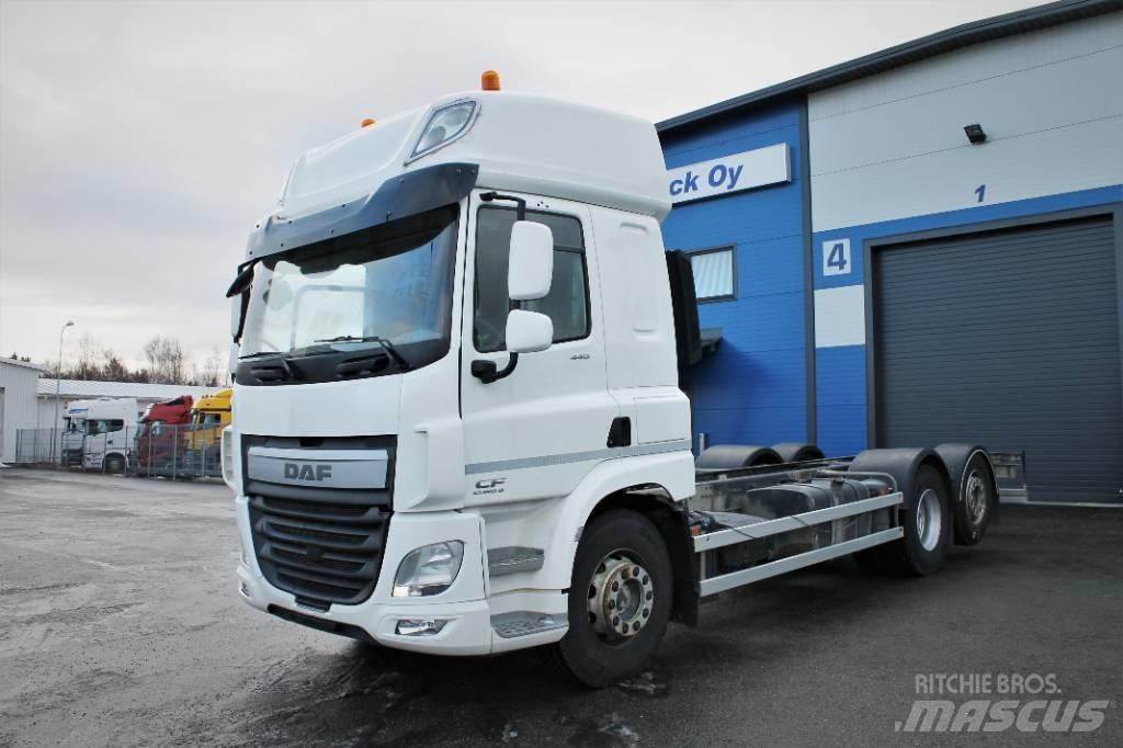 DAF CF 440 FAN Raamautod