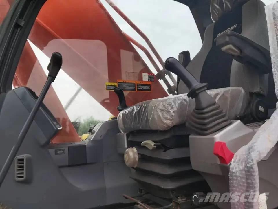 Doosan DX300LC Roomikekskavaatorid