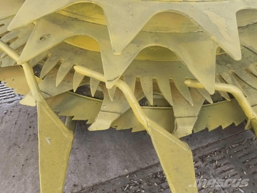 John Deere 7300 i Silokombainid