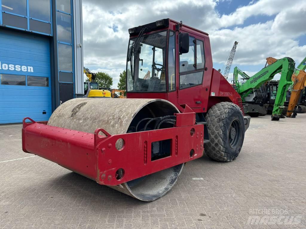 Bomag BW 213 D H-3 Ühe trumliga rullid