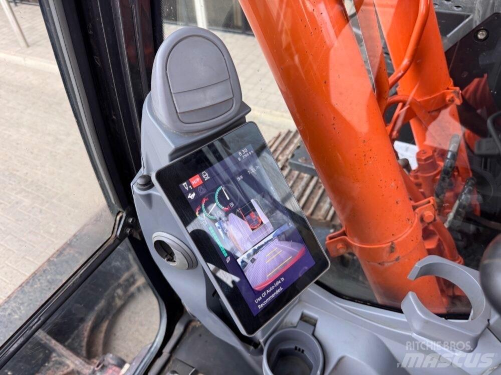 Hitachi ZX135USBL-7 Roomikekskavaatorid