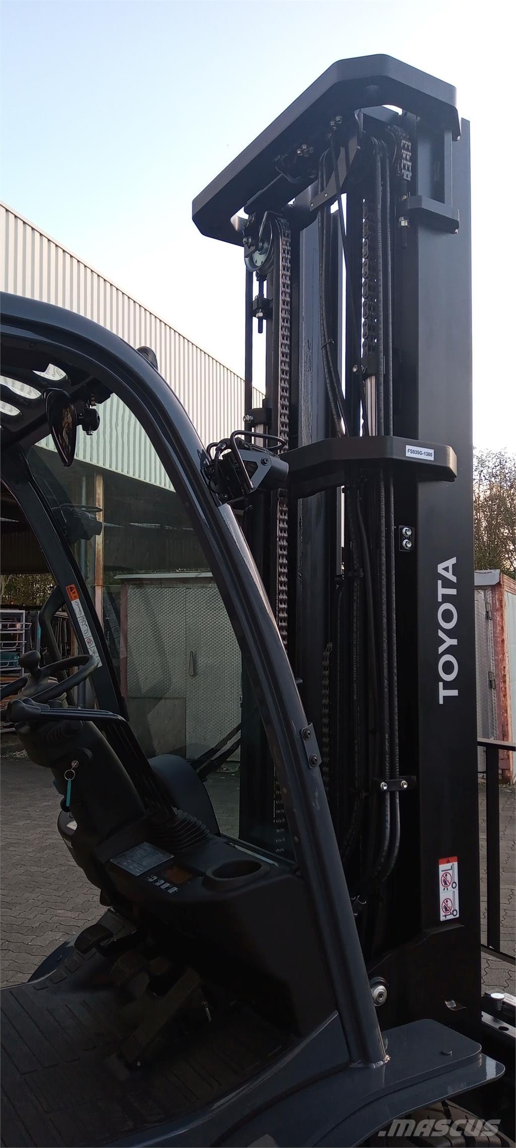 Toyota 02-8FGJF35 Gaasitõstukid