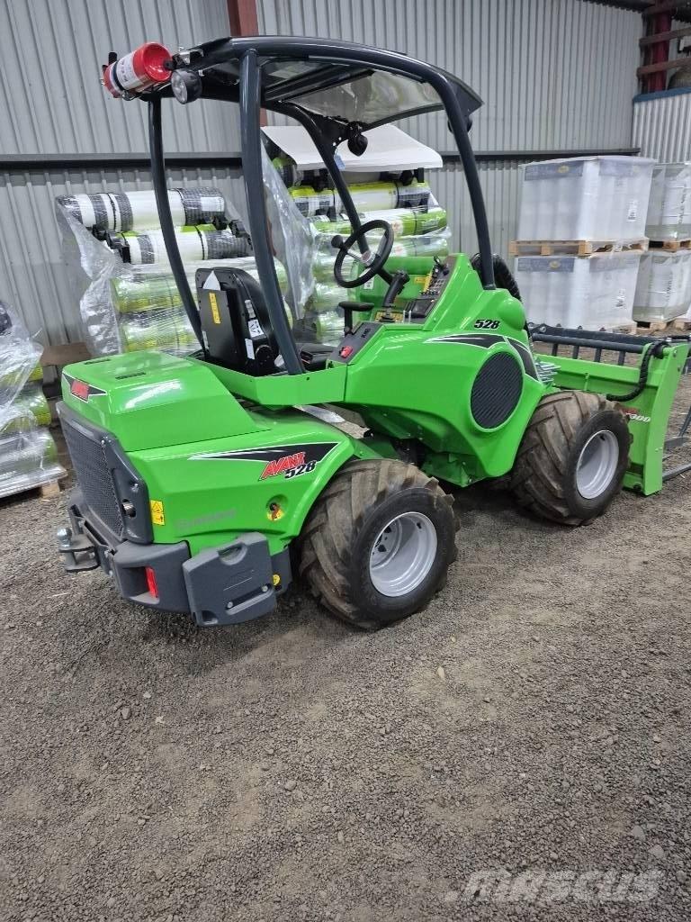 Avant 528 Mitmeotstarbelised laadurid