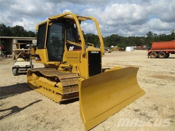 CAT D 5 G LGP Buldooserid