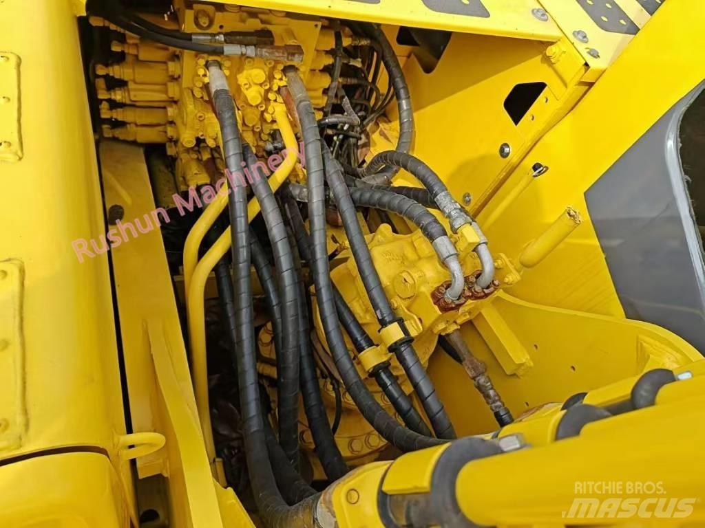 Komatsu PC 220-8 Roomikekskavaatorid
