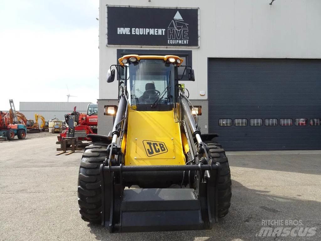 JCB 416 Rataslaadurid