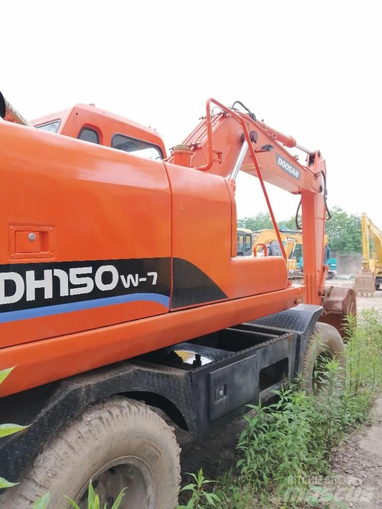 Doosan DH 150 W-7 Roomikekskavaatorid