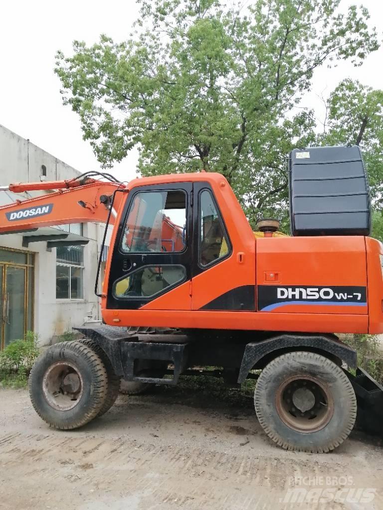 Doosan DH 150 W-7 Roomikekskavaatorid