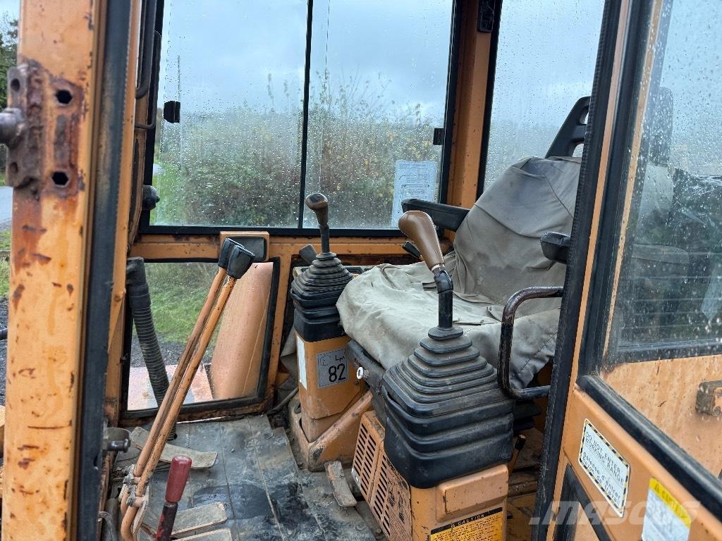 CASE Ck50 Roomikekskavaatorid