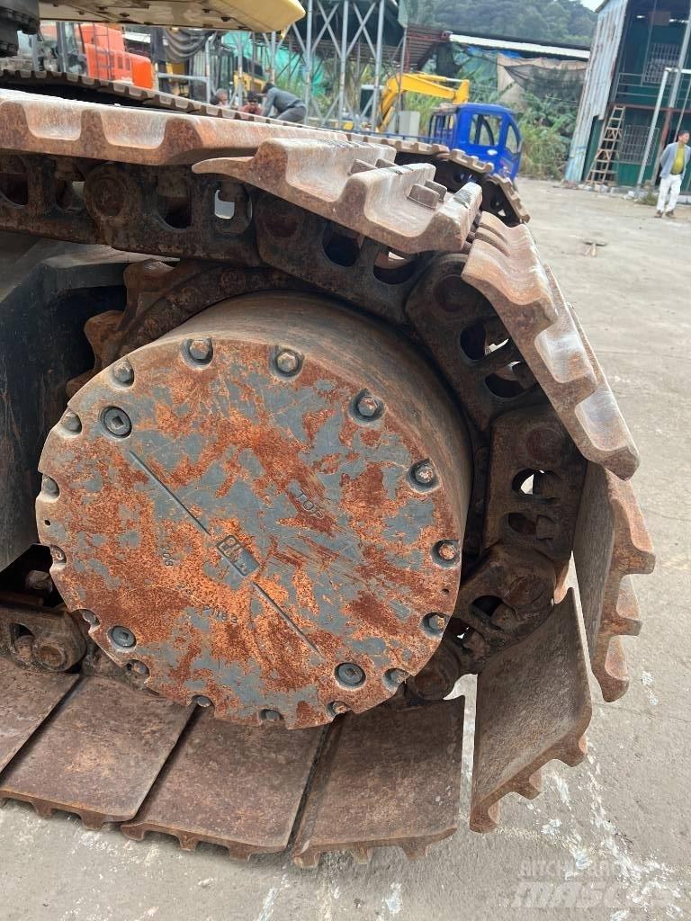 Komatsu PC 490 Roomikekskavaatorid