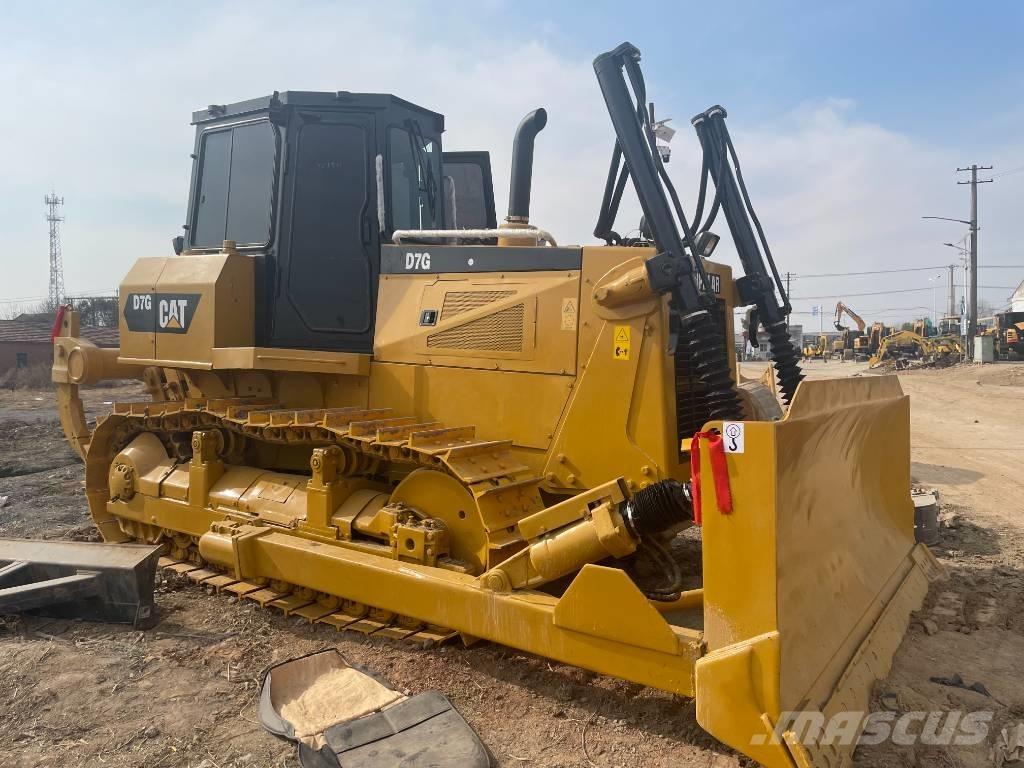 CAT D 7 G Buldooserid