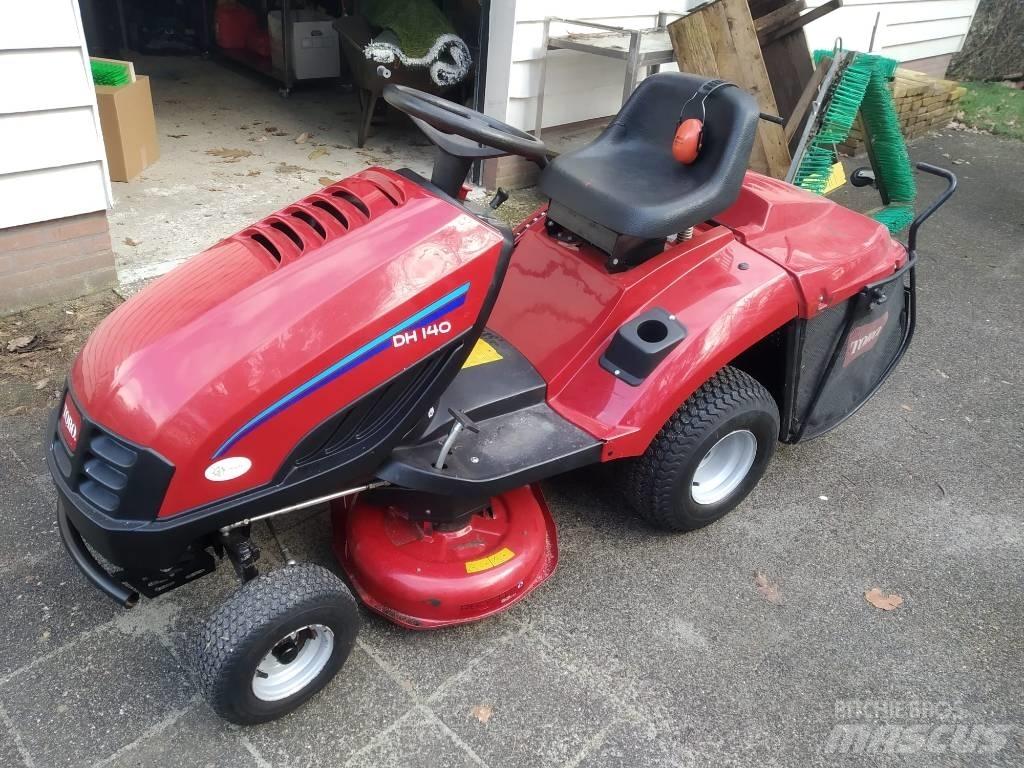 Toro zitmaaier DH140 Murutraktorid