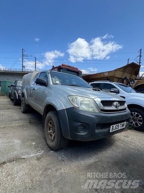 Toyota Hilux Madelkaubikud