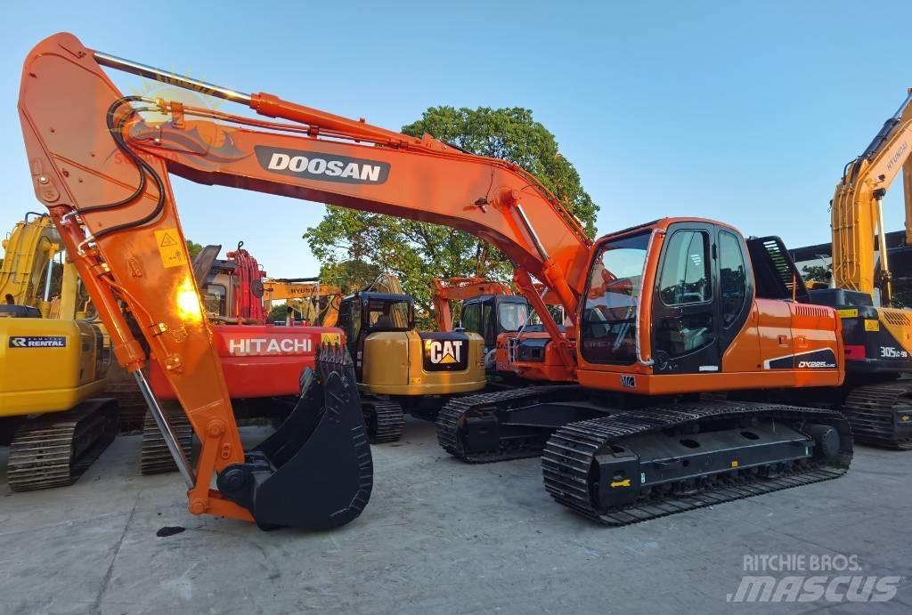 Doosan DX 225 Roomikekskavaatorid
