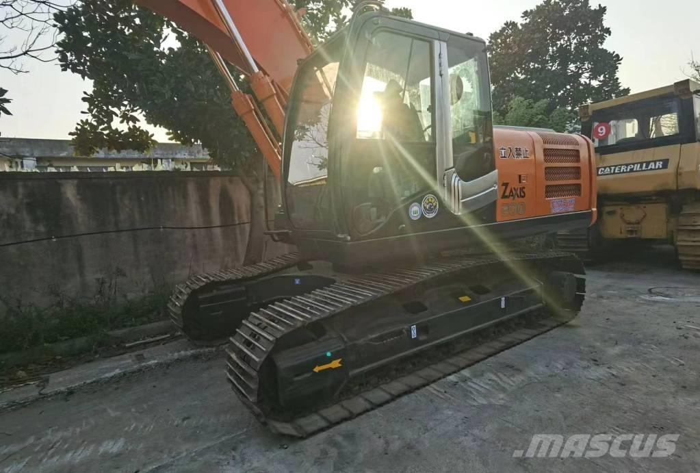 Hitachi ZX 200 Roomikekskavaatorid