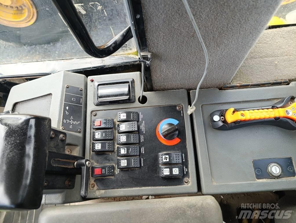 CAT 930 G Rataslaadurid