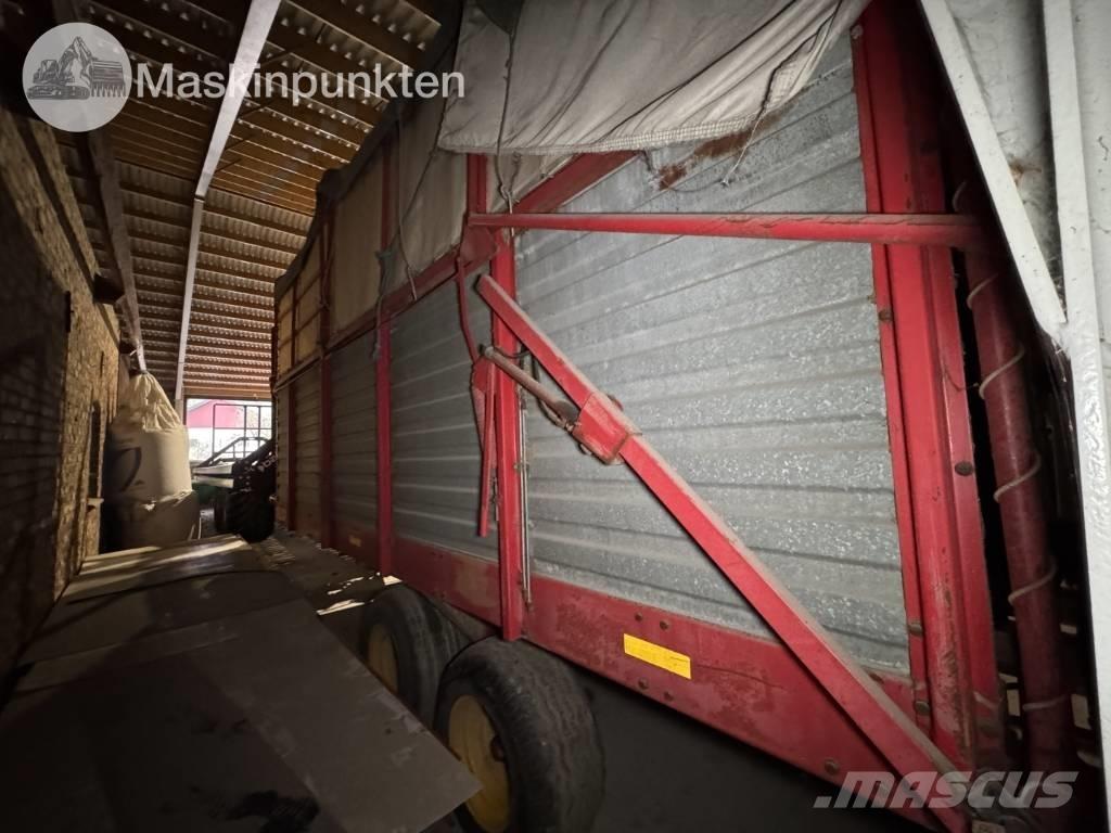 Taarup 1030 Loomasööda vagunid