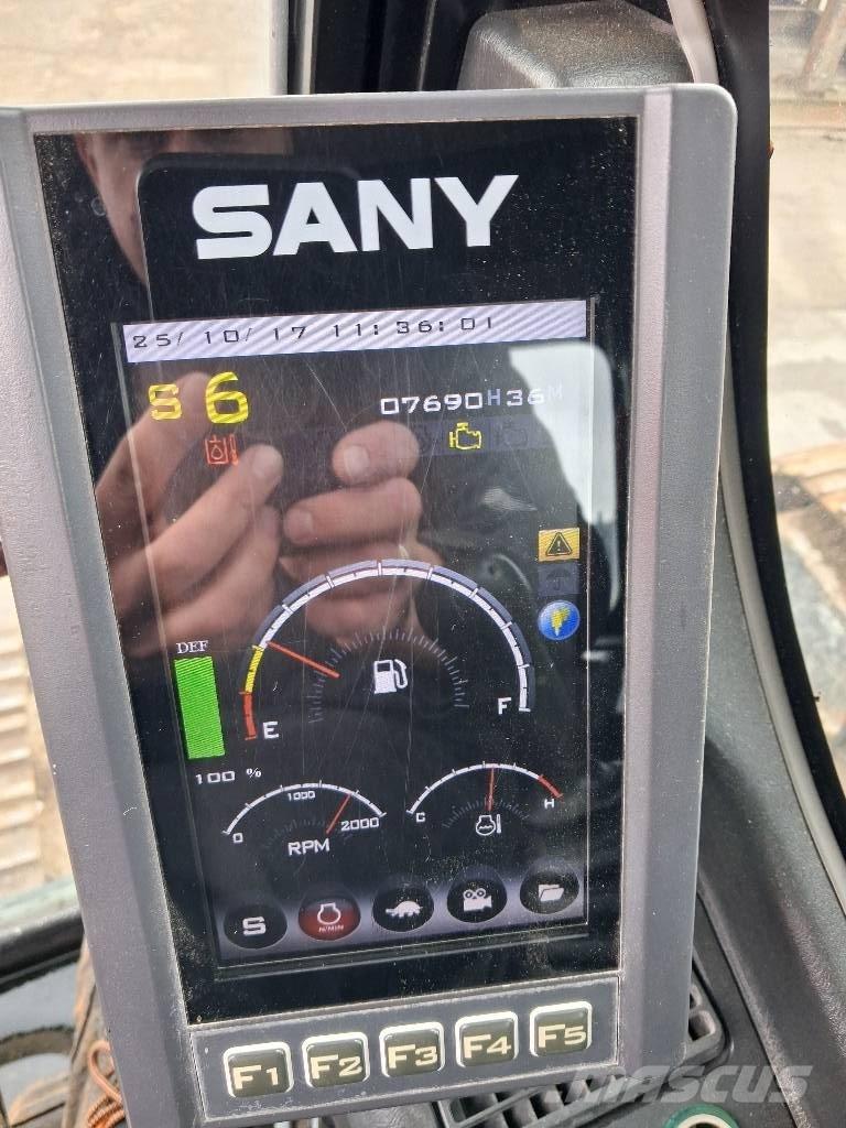 Sany SY 215 C Roomikekskavaatorid