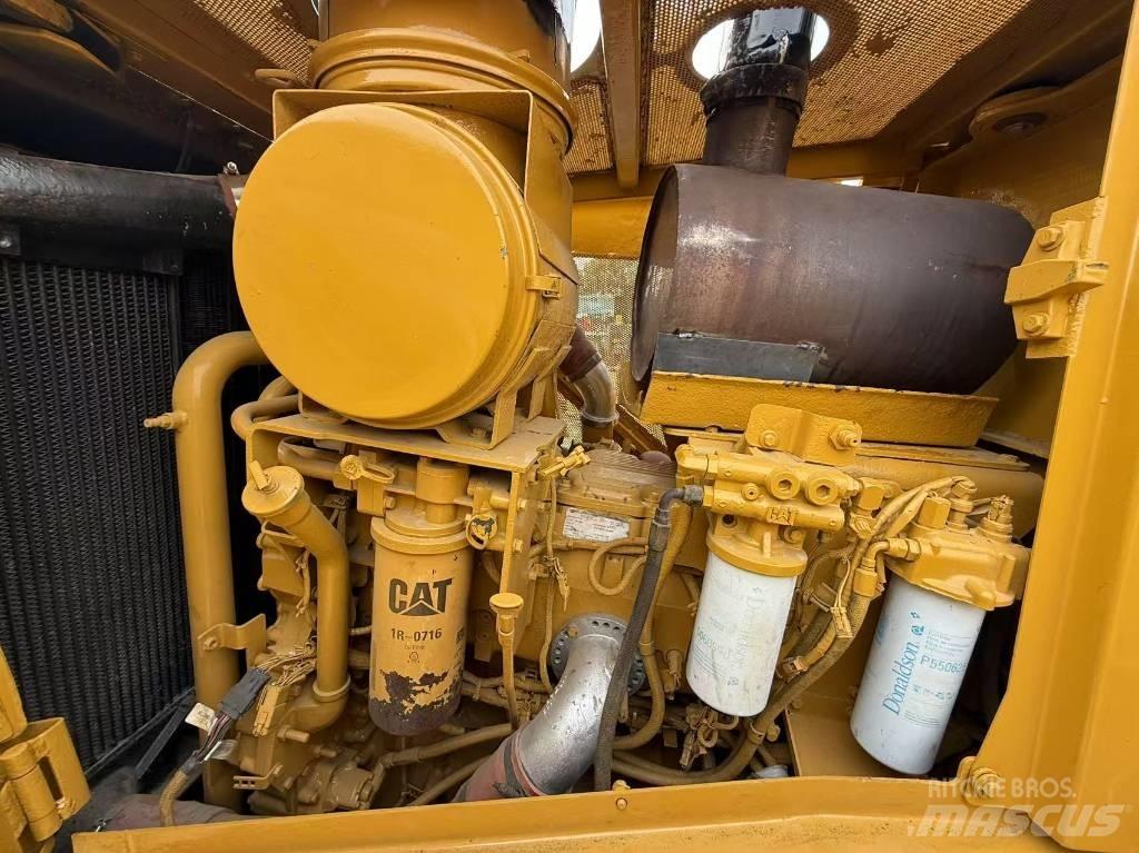 CAT D 8 T Buldooserid