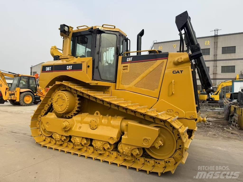 CAT D 8 T Buldooserid