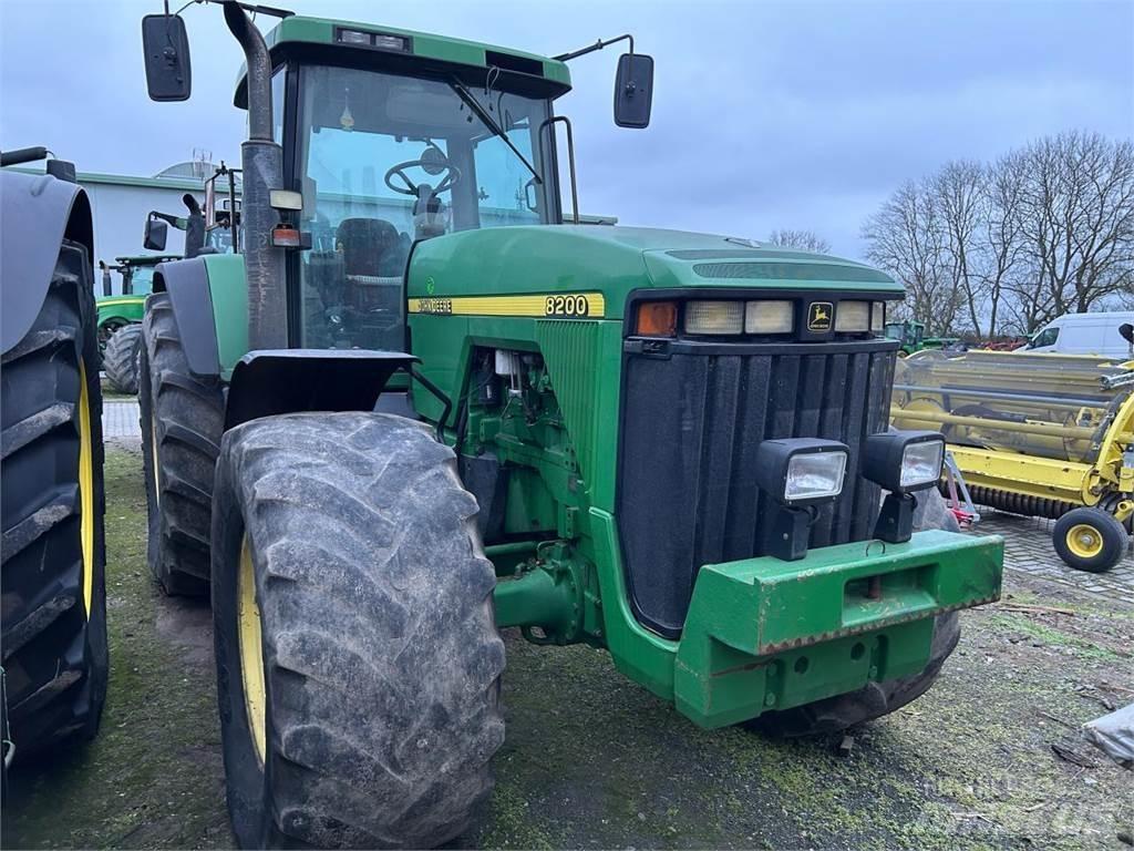John Deere 8200 Traktorid