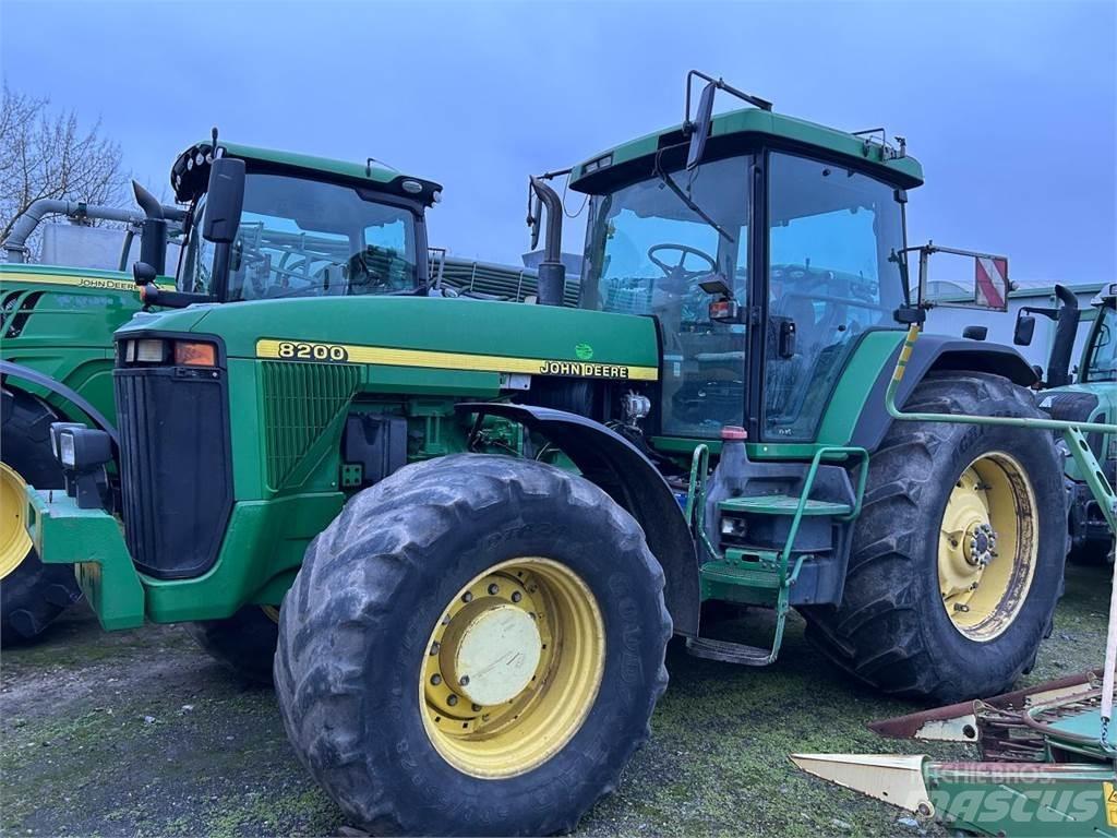 John Deere 8200 Traktorid