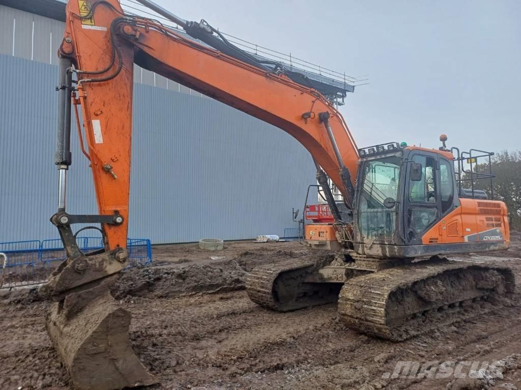 Doosan DX 225 LC-5 Roomikekskavaatorid
