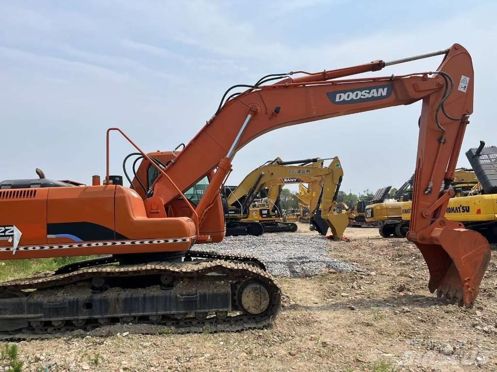 Doosan DH225 Roomikekskavaatorid