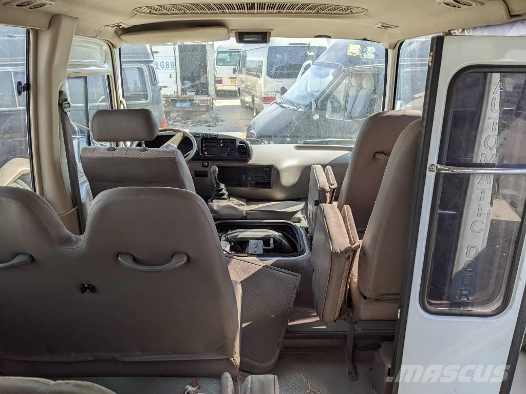 Toyota Coaster Bus Väikebussid